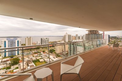 Apartamento en venta en Punta del Este ,Piso alto en Mansa