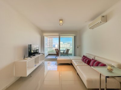Oportunidad en playa brava, apartamento de dos dormitorios con servicios