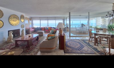Semi piso en Torre Delfin, 3 dormitorios más dependencia