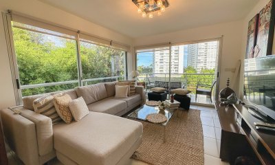Mansa, apartamento 3 dormitorios, 3 baños, 1 suite, excelente