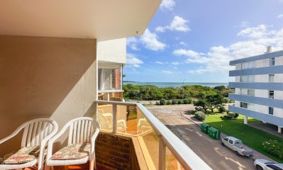 Apartamento en Mansa, 3 dormitorios y parrillero