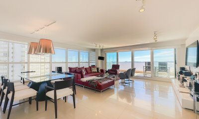 Piso alto en Mansa, 3 suites más dependencia