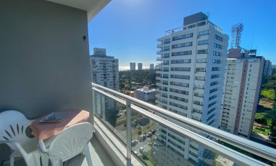 Apartamento en Roosevelt de 1 dormitorio, piso alto