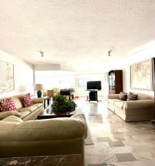 Apartamento en Roosevelt, 3 dormitorios más dependencia