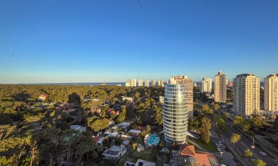 Apartamento de 3 dormitorios con vista al mar en Roosevelt