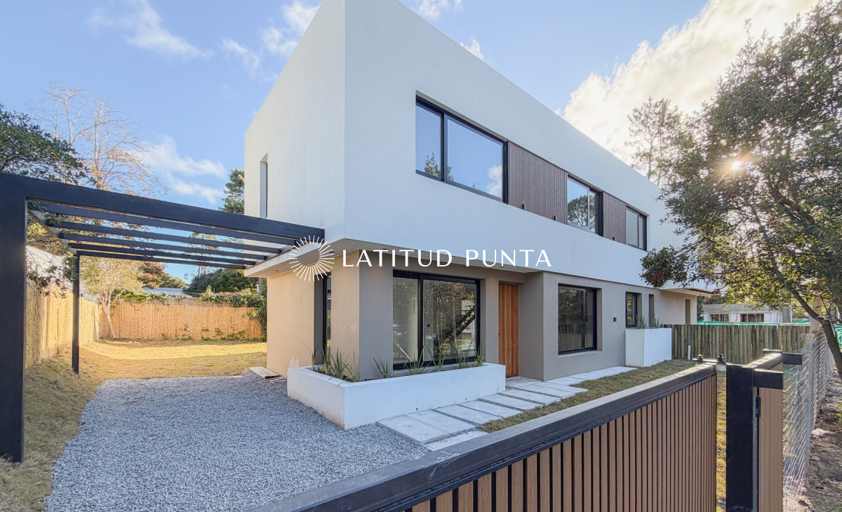 Casa a estrenar en Barrio Córdoba, 3 dormitorios - LAT6940C