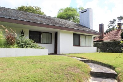 Casa en Pinares, 2 dormitorios más casa de huéspedes