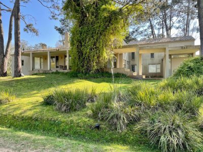 Casa 5 dormitorios - Laguna Blanca