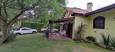Casa en Pinares, 3 dormitorios más dependencia