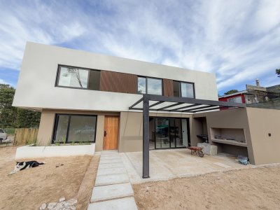 Casa a estrenar en Barrio Córdoba, 3 dormitorios