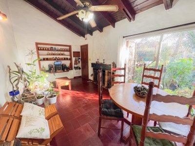 Casa en venta  de 3 dormitorios en Parque Pinares.