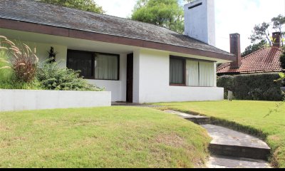 Casa en Pinares, 2 dormitorios más casa de huéspedes