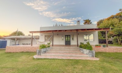 Casa 2 dormitorios en Balneario Buenos Aires con piscina