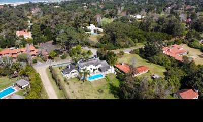 Residencia en Rincón del Indio, 5 dormitorios más dependencia