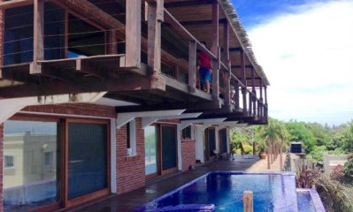 Casa con hermosa vista a atardecer