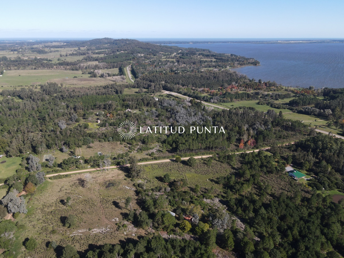Chacra a la venta a 10 minutos de Punta Ballena.