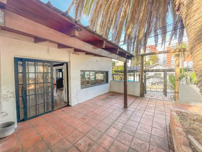 local comercial a pasitos del puerto de punta del este - lat5430l
