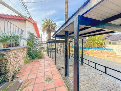 local comercial a pasitos del puerto de punta del este - lat5430l