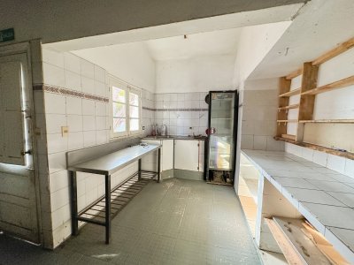 local comercial a pasitos del puerto de punta del este - lat5430l