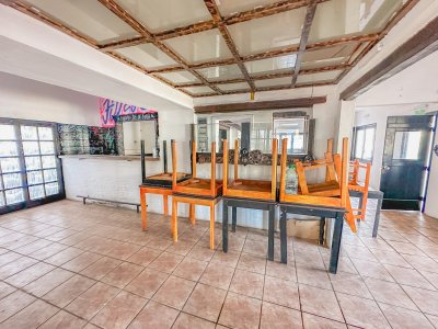local comercial a pasitos del puerto de punta del este - lat5430l