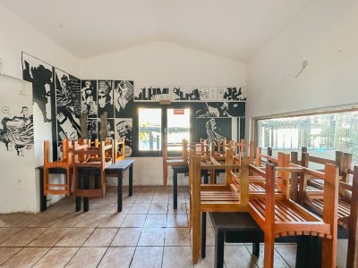 local comercial a pasitos del puerto de punta del este - lat5430l