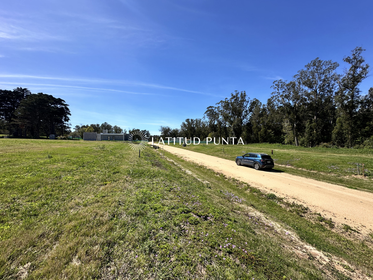 Lote en venta en La Jacinta - LAT6597T