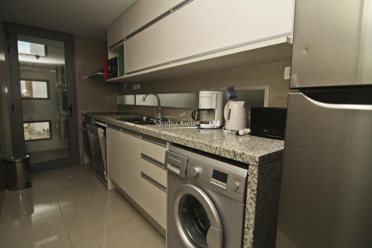 Apartamento ID.2694 - venta entre mansa y brava, torre con excelentes servicios parada 2