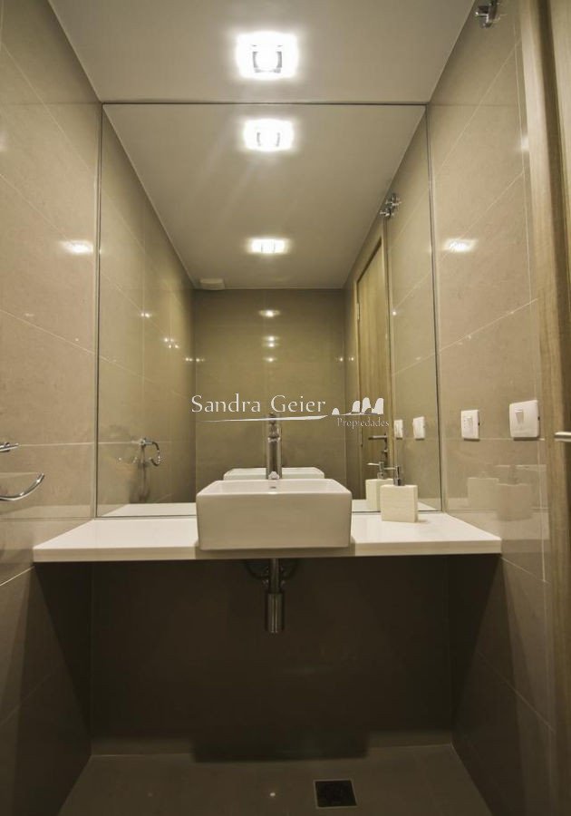 Apartamento ID.2694 - venta entre mansa y brava, torre con excelentes servicios parada 2
