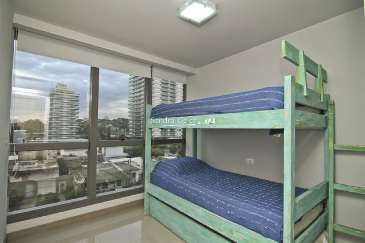 Apartamento ID.2693 - Playa Mansa y Brava venta excelentes servicios y torre