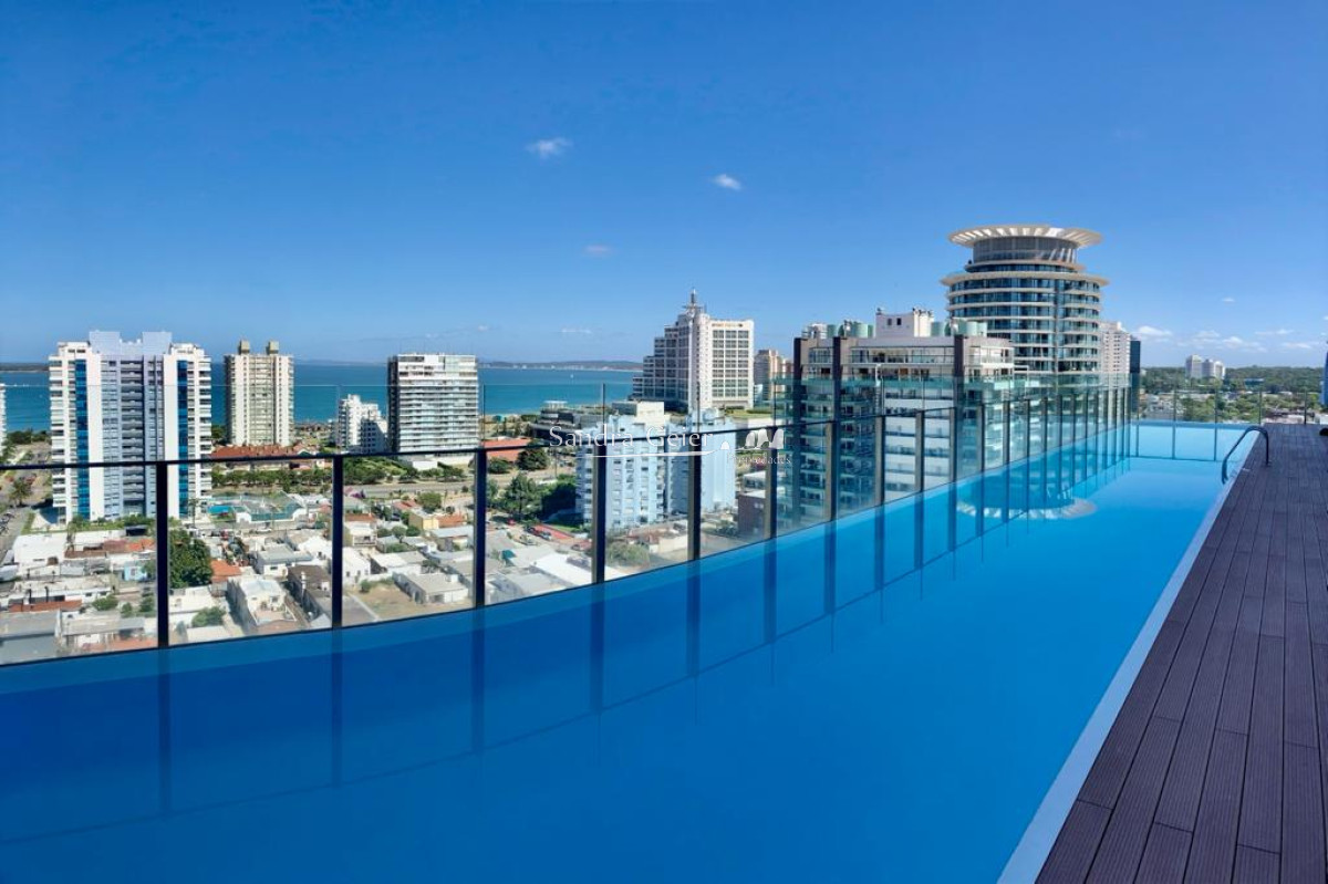 Apartamento ID.2693 - Playa Mansa y Brava venta excelentes servicios y torre
