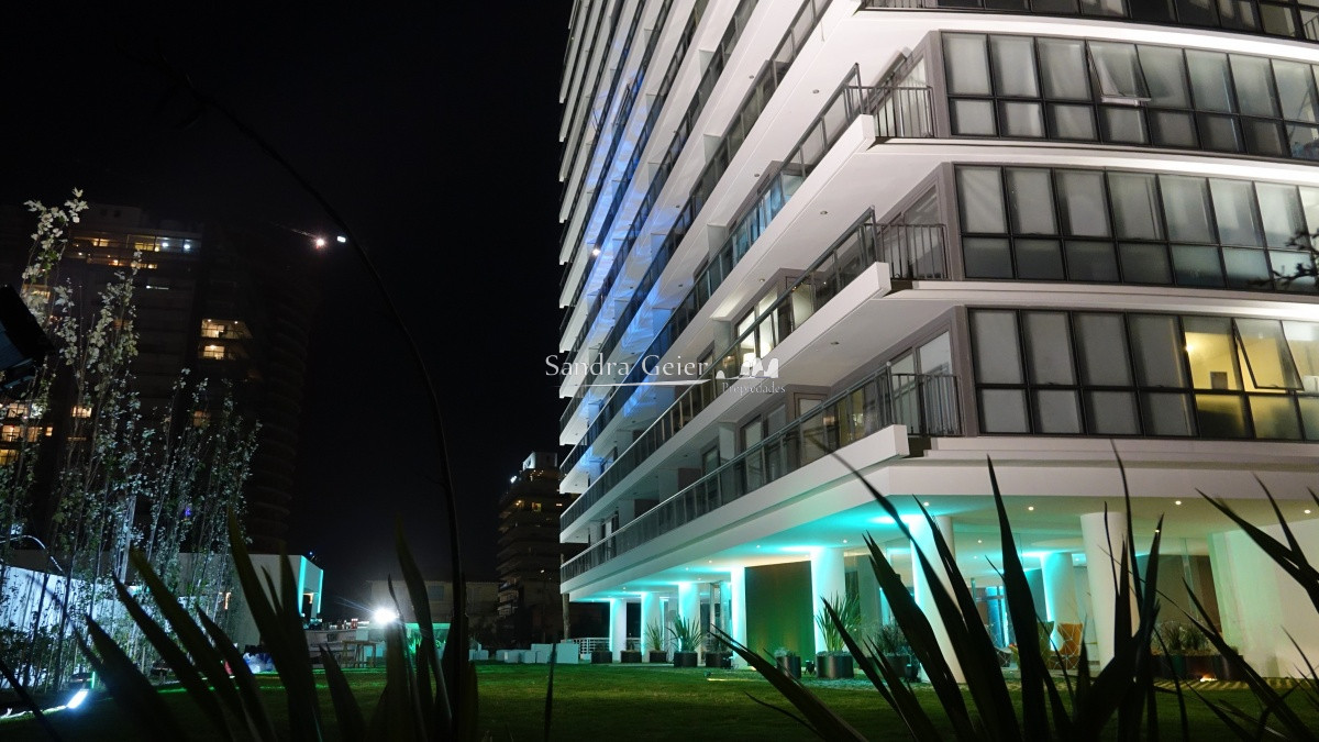 Apartamento ID.2694 - venta entre mansa y brava, torre con excelentes servicios parada 2