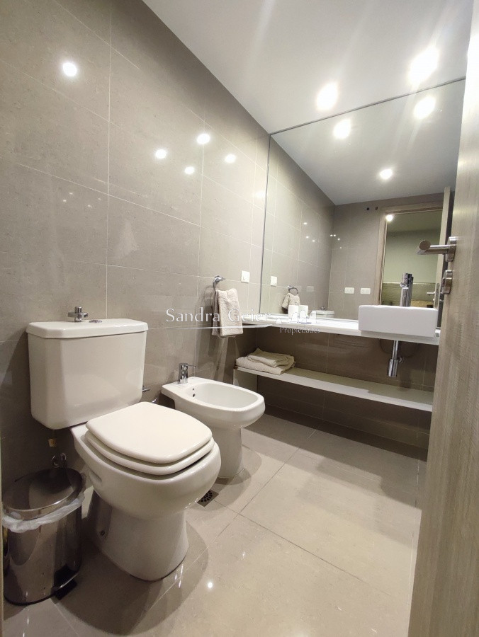 Apartamento ID.2695 - VENTA TORRE ONIX PISO ALTO BRAVA