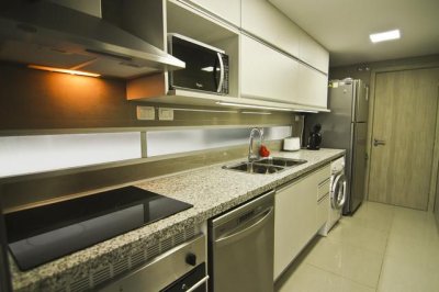 Apartamento ID.2693 - Playa Mansa y Brava venta excelentes servicios y torre