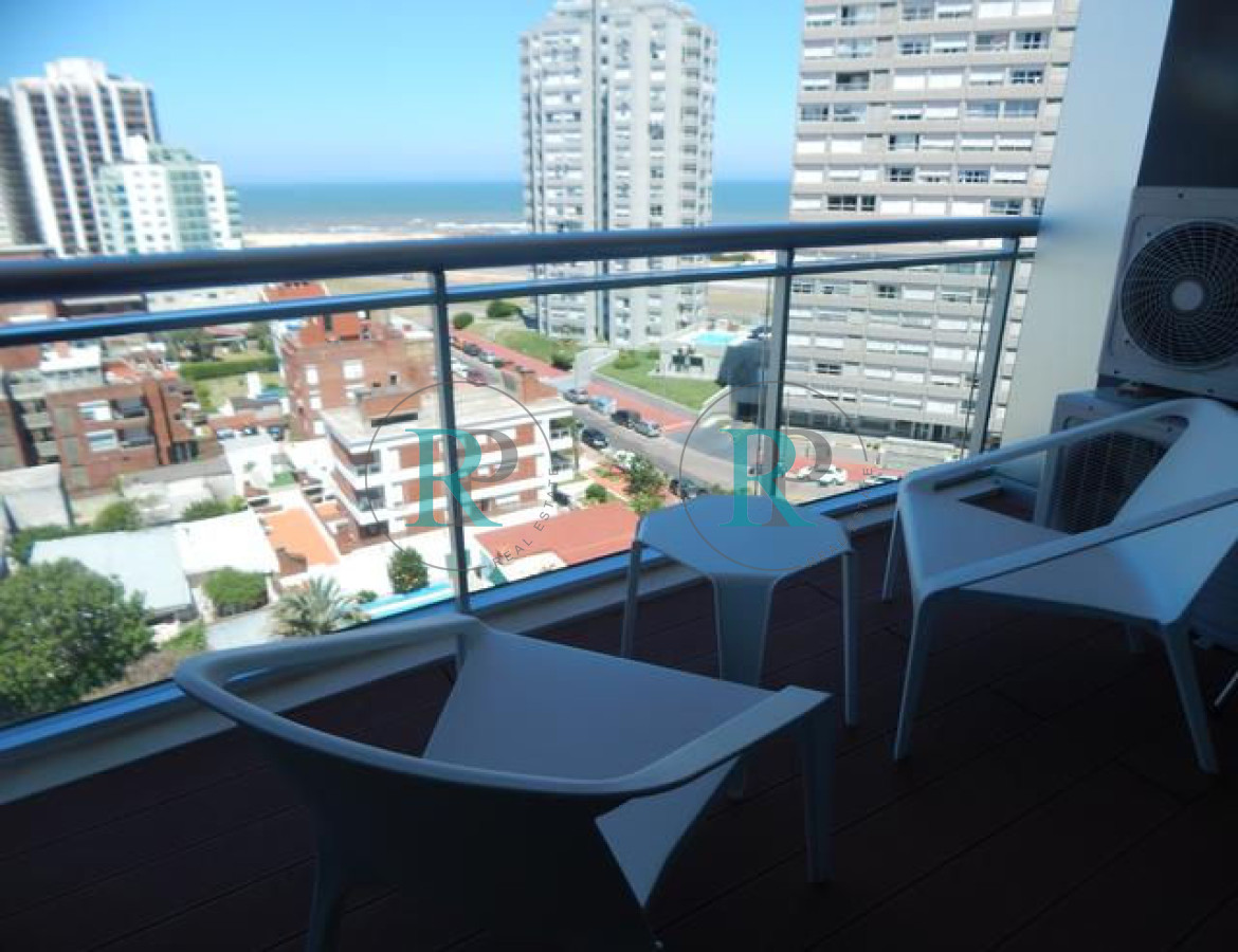 Apartamento ID.1447 - Con vista a Playa Brava.