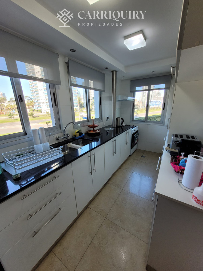 Apartamento ID.9956 - GRAN OPORTUNIDAD EN PLAYA MANSA ZONA ENJOY, APARTAMENTO DE 3 DORMITORIOS