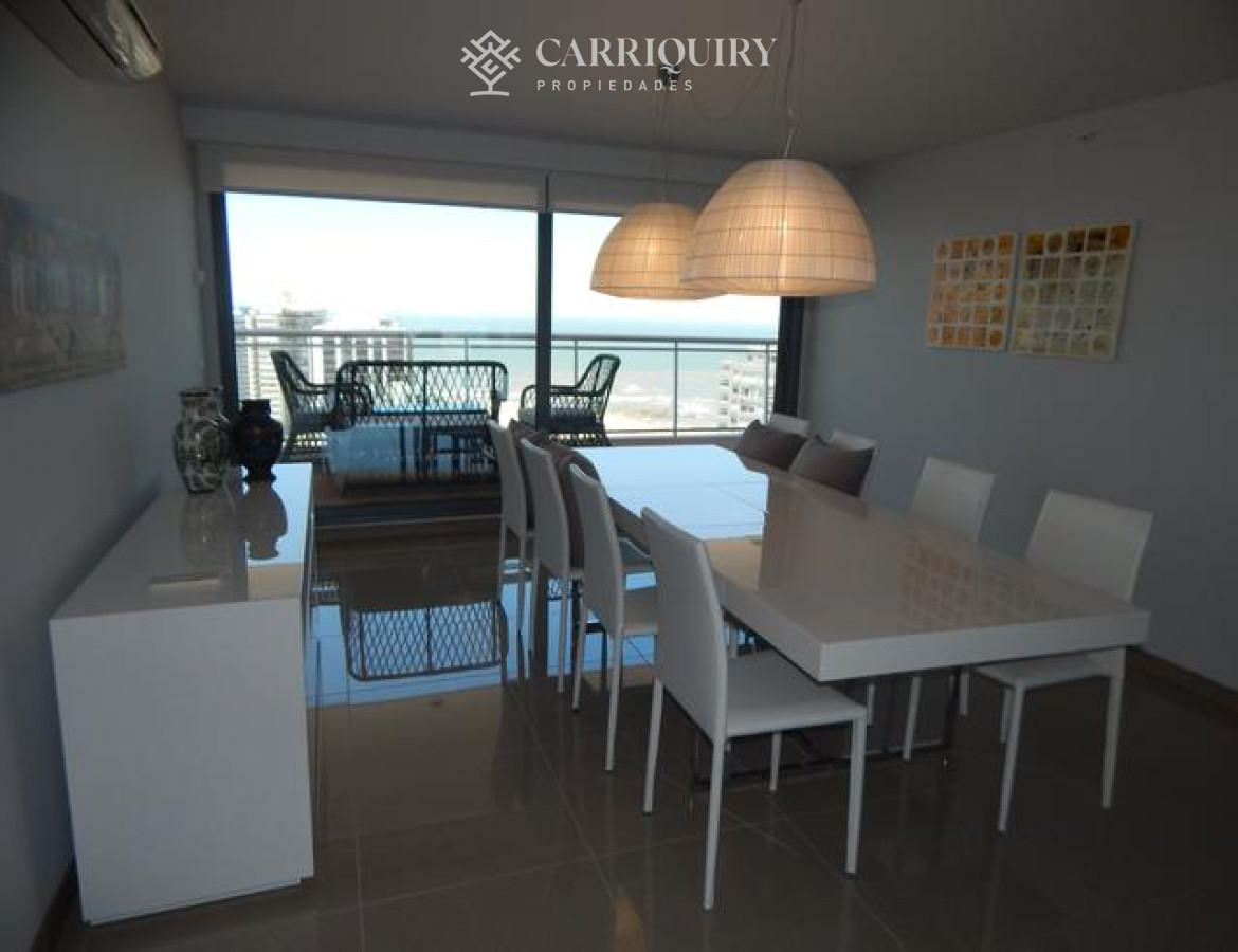 Apartamento ID.4972/Vivir-en-Punta-del-Este-con-su-mayor-confort - Apartamento 3 dormitorios  playa mansa, todos los servicios 