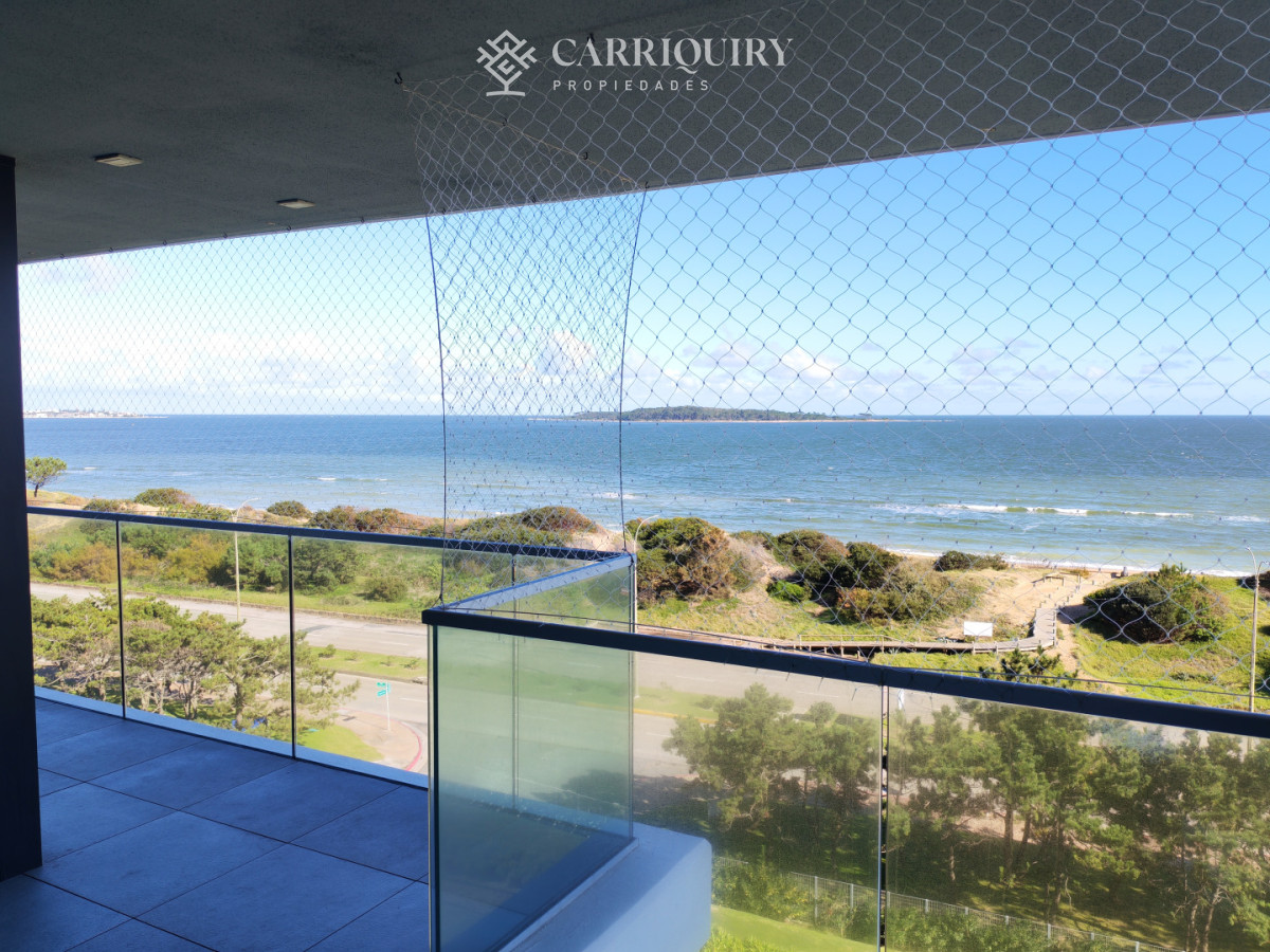 Apartamento ID.10017/Apartamento-de-4-dormitorios-en-Punta-del-Este-frente-al-mar-en-Playa-Brava - Tres dormitorios en suite en torre de alta gamma