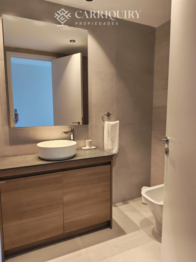 Apartamento ID.10017/Apartamento-de-4-dormitorios-en-Punta-del-Este-frente-al-mar-en-Playa-Brava - Tres dormitorios en suite en torre de alta gamma