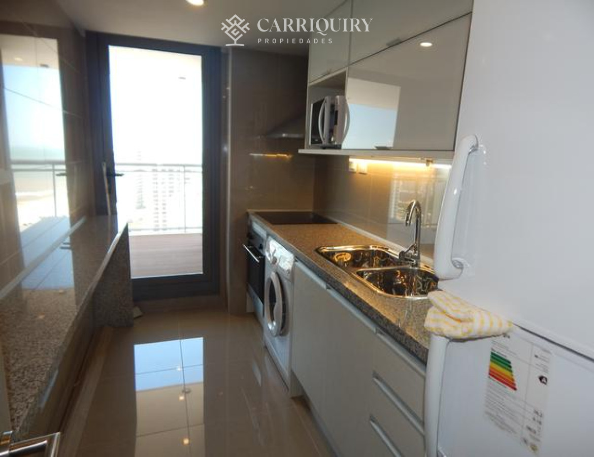 Apartamento ID.4972/Vivir-en-Punta-del-Este-con-su-mayor-confort - Apartamento 3 dormitorios  playa mansa, todos los servicios 