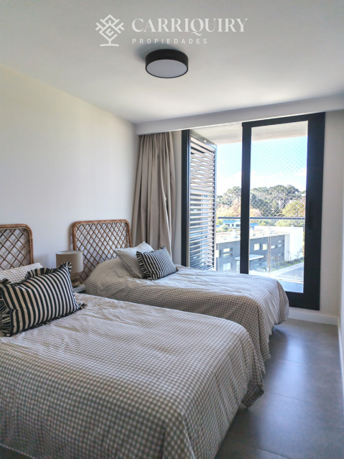 Apartamento ID.10017/Apartamento-de-4-dormitorios-en-Punta-del-Este-frente-al-mar-en-Playa-Brava - Tres dormitorios en suite en torre de alta gamma