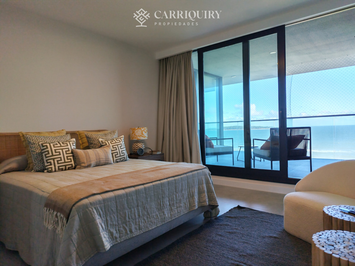 Apartamento ID.10017/Apartamento-de-4-dormitorios-en-Punta-del-Este-frente-al-mar-en-Playa-Brava - Tres dormitorios en suite en torre de alta gamma