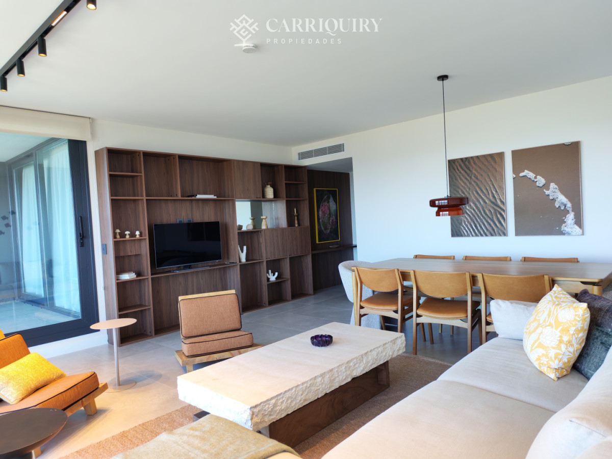 Apartamento ID.10017/Apartamento-de-4-dormitorios-en-Punta-del-Este-frente-al-mar-en-Playa-Brava - Tres dormitorios en suite en torre de alta gamma