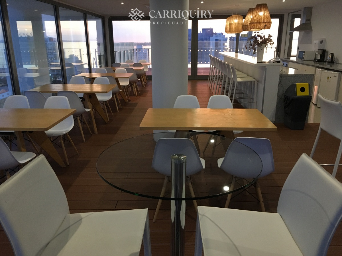 Apartamento ID.4972/Vivir-en-Punta-del-Este-con-su-mayor-confort - Apartamento 3 dormitorios  playa mansa, todos los servicios 