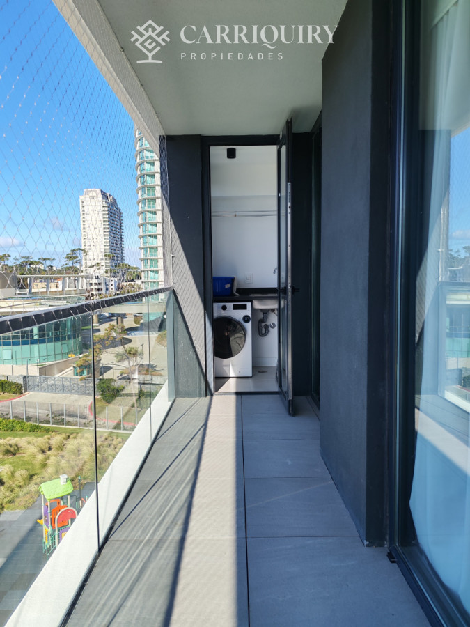Apartamento ID.10017/Apartamento-de-4-dormitorios-en-Punta-del-Este-frente-al-mar-en-Playa-Brava - Tres dormitorios en suite en torre de alta gamma