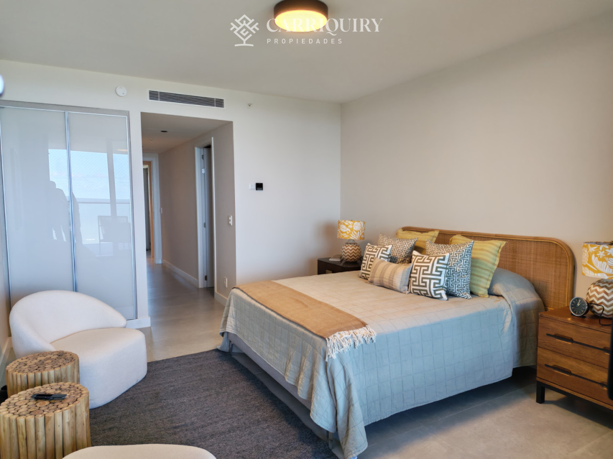 Apartamento ID.10017/Apartamento-de-4-dormitorios-en-Punta-del-Este-frente-al-mar-en-Playa-Brava - Tres dormitorios en suite en torre de alta gamma