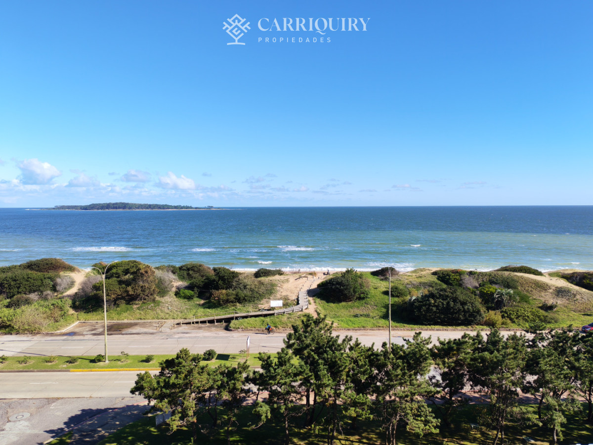 Apartamento ID.10017/Apartamento-de-4-dormitorios-en-Punta-del-Este-frente-al-mar-en-Playa-Brava - Tres dormitorios en suite en torre de alta gamma