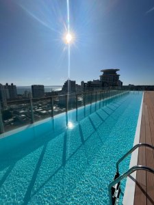 Apartamento 3 dormitorios  playa mansa, todos los servicios 