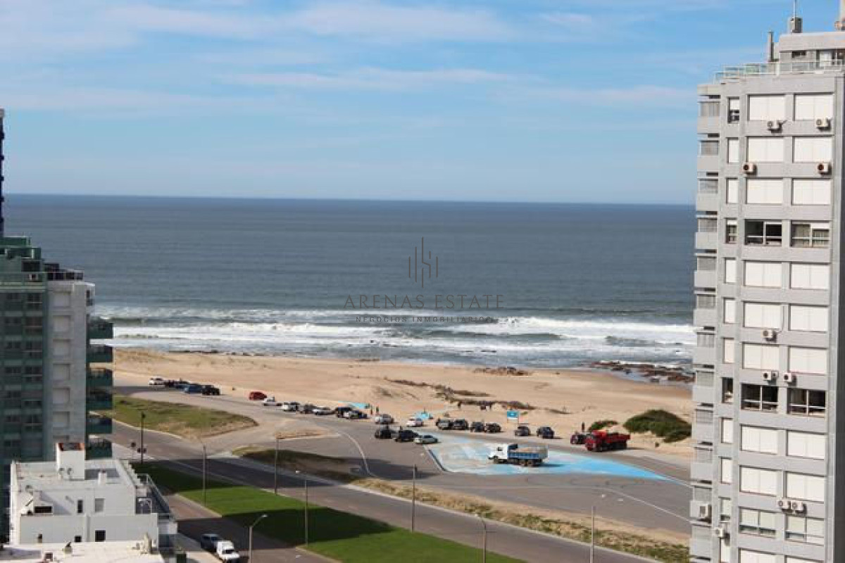 Apartamento ID.2333 - Apartamento de 3 dormitorios en Edificio con amenities , Punta del Este 