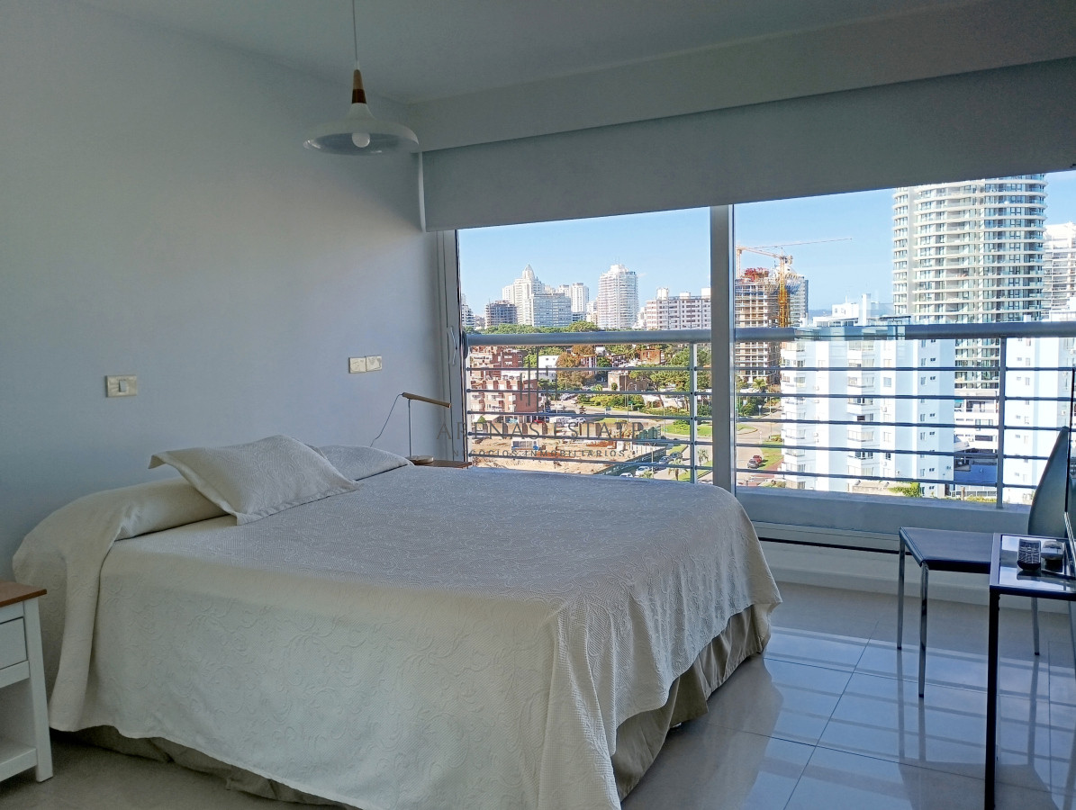 Apartamento ID.2226 - Apartamento de 3 dormitorios en venta en Alexander collection Punta del Este 