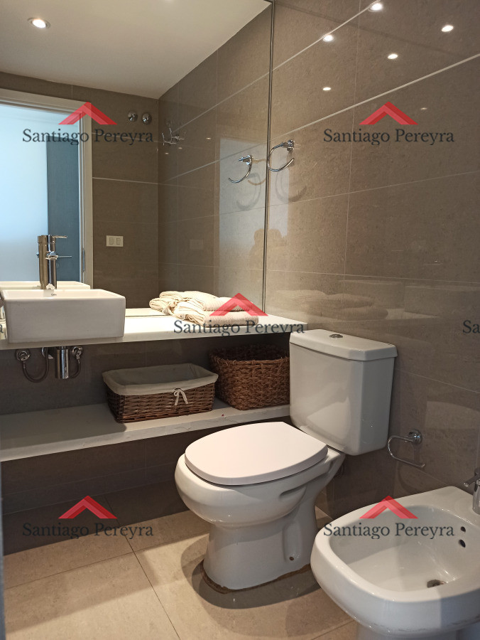 Apartamento ID.16719 - Alquiler temporario piso alto dos dormitorios con vista al mar!!